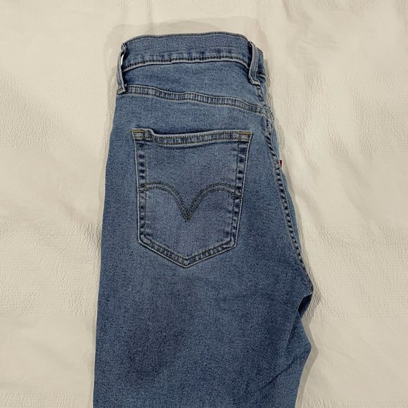Levi's High Waist Flare Crop Jeans - Picture 3 of 6